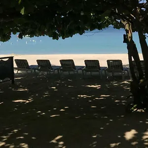 firefly-beach-cottages.hotelsnegriljamaica.com/
